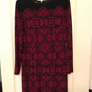 Maggy London  lined 3/4 length  zip back dress, stained glass pattern